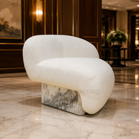 Fauteuil d'appoint de luxe moderne et unique pour hôtel, avec base en marbre naturel et revêtement en tissu, idéal pour salon, bureau à domicile ou espace détente.
