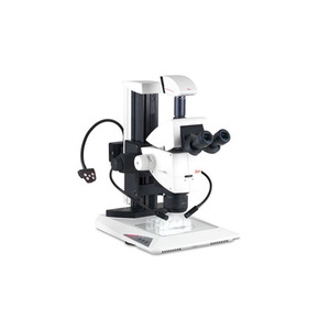 Microscope stéréoscopique à fluorescence Leica M165 C avec double viseur et éclairage réglable pour usage en laboratoire - Product Image 4