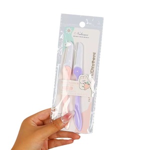 Rasoir à sourcils pliable 2131, lot de 2 lames tranchantes portables pour débutants, matériau plastique, pointe inclinée - Product Image 4
