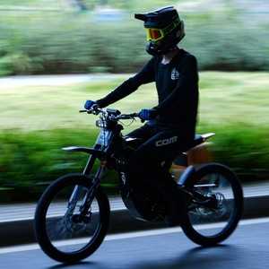 Motocicleta Todoterreno 79 Bike con Batería de Litio de 72V, Motor de 8500W, Alcance de 120KM, Pro 2026 - Product Image 4