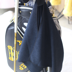 Toalla de golf Jiemeirui tipo waffle de poliéster y nailon para el juego de golf - Product Image 3