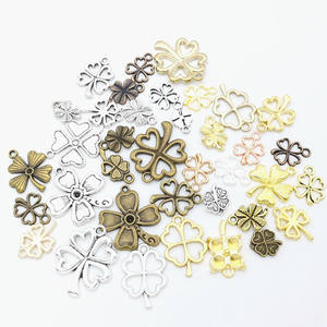 Pendentif vintage en alliage métallique pour avion en laiton antique, argent doré, étiquettes à breloques, accessoires de bijouterie, musique de paix, trèfle, serrure à clé - Product Image 2