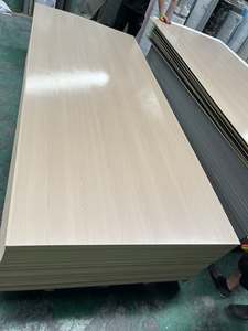 Panneaux muraux intérieurs écologiques en composite de mousse WPC, placage de bois de bambou européen à fentes géométriques - Product Image 3