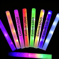 Bâtons lumineux en mousse personnalisés avec logo, bâtons lumineux colorés clignotants, bâtons lumineux en mousse pour fêtes, fournitures de fête, bâtons lumineux LED pour raves et mariages