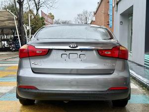 Kia K3 2013 1.6L <span class=keywords><strong>automatique</strong></span> d'occasion, traction avant, toit ouvrant, volant multifonction, documents d'exportation complets, livraison maritime rapide - Product Image 5