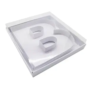 白色寿司纸板盘烤甜点容器盒纸板字母形状用于放牧食品
