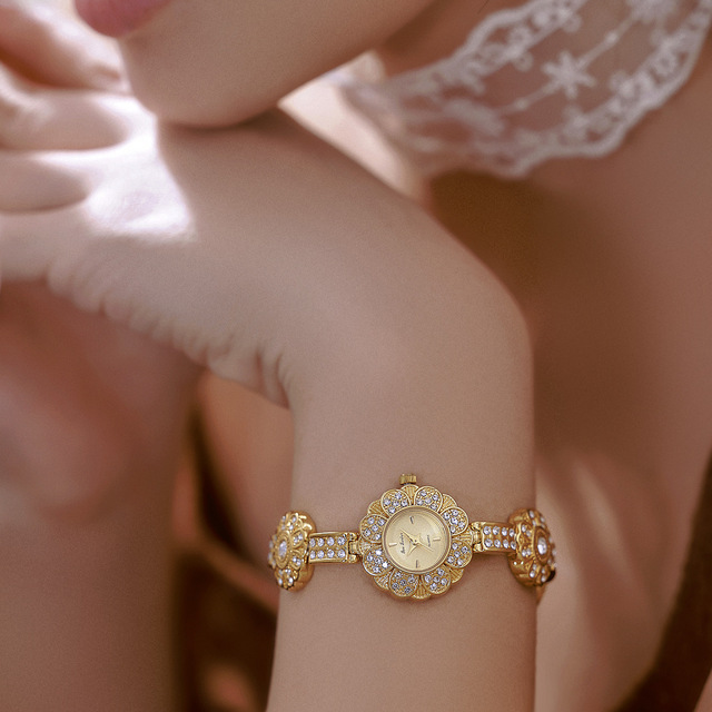 2025 New Retro Design Watch Luxury Brands Gold Women's Watches for Ladies Woman Dress Wristwatch Quartz Clock Reloj