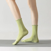 Chaussettes de Pilates OEM personnalisées en stock – Créez vos propres chaussettes à volants pour filles, antidérapantes et personnalisables pour le yoga
