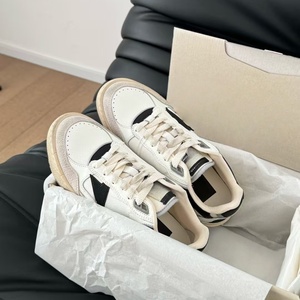 Chaussures de créateur en cuir véritable, baskets Goose à lacets, antidérapantes, confortables, style urbain, finition dorée vieillie, doublure en maille - Product Image 5