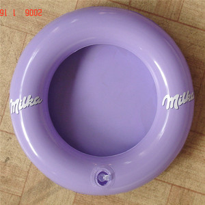 Disque volant gonflable Milka violet en PVC, jouet pour enfants, jeux en plein air - Product Image 1