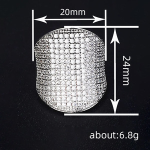 Anello Statement con Pavé Parziale per Donne, Gioiello da Dito alla Moda e Trendy - Product Image 4