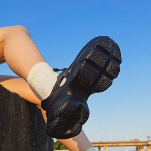 รองเท้าชายหาดพื้นหนา กันลื่น ระบายอากาศได้ดี สไตล์สปอร์ต ปิดนิ้วเท้า เหมาะสำหรับฤดูใบไม้ผลิและฤดูร้อน รองเท้าลุยน้ำ พื้นรองเท้า EVA - Product Image 2