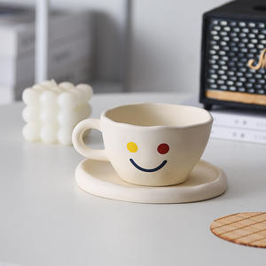Taza y Platillo de Cerámica con Cara Divertida para Té, Café, Leche - Product Image 2