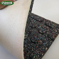 Tapis de sol en caoutchouc composite anti-dérapant EPDM blanc de 15mm pour terrain de jeu de gymnastique en plein air comprend des granulés de caoutchouc