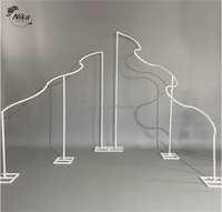 NIKA Soporte de Fondo de Metal Blanco Curvo de Lujo para Bodas, Estructura de Exhibición de Cortinas de Hierro Forjado para Decoración de Escenarios de Eventos