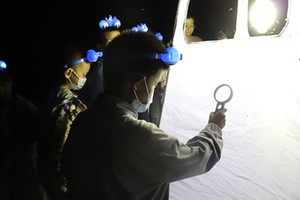 Nueva Trampa de Luz para Insectos, Fácil de Instalar, para Investigación en Laboratorios Entomológicos y Enseñanza por Observación para Niños y Estudiantes - Product Image 4