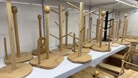 Porte-tasses moderne à quatre niveaux en bambou, en forme d'arbre, sur pied avec plateau intégré, organisateur de comptoir de cuisine