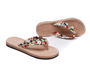 Ciabatte da spiaggia piatte impermeabili con cinturino floreale con testa rotonda di alta qualità sandali da <span class=keywords><strong>donna</strong></span> <span class=keywords><strong>infradito</strong></span> da <span class=keywords><strong>donna</strong></span> - Product Image 1