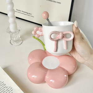 Taza de Café Creativa con Lazo, Linda Taza de Cerámica para Capuchino y Juego de Platillo con Flores para Niñas - Product Image 4