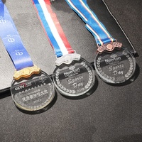 Nouvelle conception de médaille en cristal personnalisée, souvenir sportif, trophée en cristal de verre pour le football, récompenses, médailles, plaques, artisanat