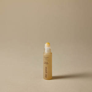 Metropolis Grove Roll On Huile de refroidissement 13 Huiles essentielles Formule menthol Rafraîchisseur portable pour le soulagement du stress Soulagement de la chaleur - Product Image 3