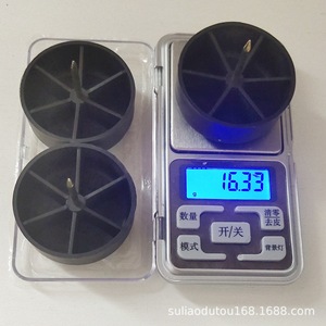 แผ่นรองขาเฟอร์นิเจอร์พลาสติกสีดำกันลื่นสำหรับขาโซฟาและตู้ - Product Image 3