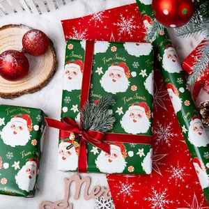 Papier d'emballage de Noël vert réversible avec motif de flocons de neige rouges et de Père Noël, 17 pouces x 32,8 pieds, papier d'emballage pour cadeaux et artisanat - Product Image 2