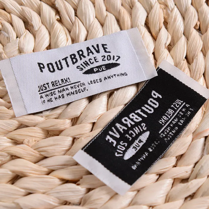 Etichetta personalizzata del modello del marchio della toppa etichetta tessuta in tessuto di fabbrica per borse e cappelli etichetta stampata in poliestere con logo