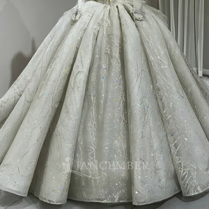 JFH06 Precioso Vestido de Novia con Cuello Alto, Adornado con Cuentas de Cristal, Cola de Capilla, Espalda con Cordones y Decoraciones Florales - Product Image 6