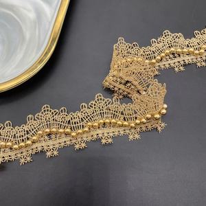 Aksesori pakaian buatan tangan terbuat dari manik-manik, menampilkan bordir renda emas dan dekorasi renda mawar. - Product Image 2