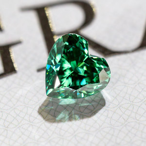 มอสซาไนต์สีเขียวทรงหัวใจบดละเอียดคุณภาพเยี่ยม ได้รับการรับรอง GRA สำหรับงานจิวเวลรี่ชั้นดี สีเขียวมรกต - Product Image 5