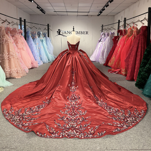 ชุดราตรีงาน Quinceanera สีแดงเงา รุ่น 1556 แบบคอร์เซ็ทผ้าซาตินทรงบอลกาวน์ ประดับด้วยลูกปัดและคริสตัล แอพพลิเคชั่นตกแต่ง  ช่วงเอวทรงธรรมชาติ สำหรับสาววัย 15 ปี - Product Image 4