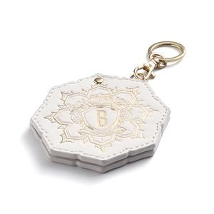 Wholesale Fashion White Flower Shape Hot Stamping PU Leather Keychain Portable Vanity Mirror - Product Image 5