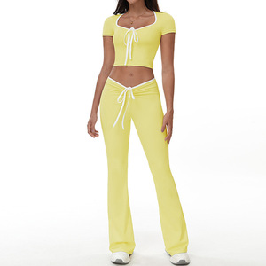 Conjunto de Yoga, Top <span class=keywords><strong>Corto</strong></span> de Manga Corta en Contraste y Pantalones Acampanados, Traje Deportivo para Exteriores - Product Image 4
