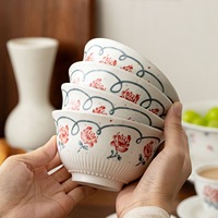 Service de table en porcelaine à motif végétal personnalisé avec assiette à gâteau et bol à riz à motif rose rouge, portable pour le petit-déjeuner et les salades