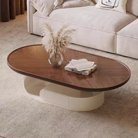 Table basse moderne et minimaliste en bois massif de noyer, design créatif, nouvelle collection, pour petit salon, style tendance.