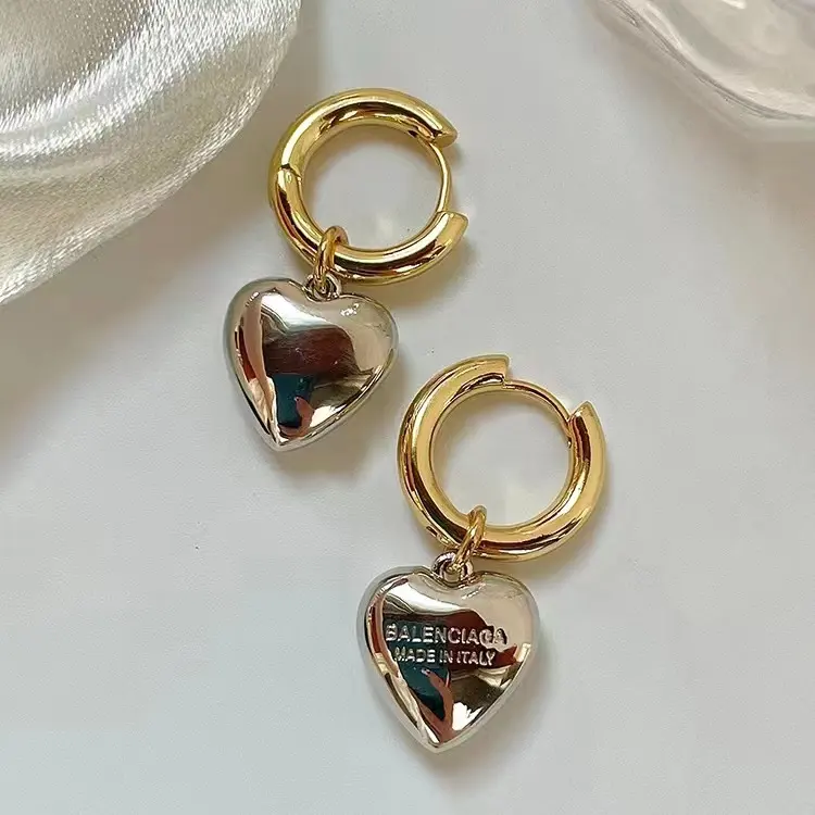 Gold Color Metal Heart Stud Earrings Unique Design Crystal Notched Love Heart Women Unusual Earrings New Fashion Jewelry