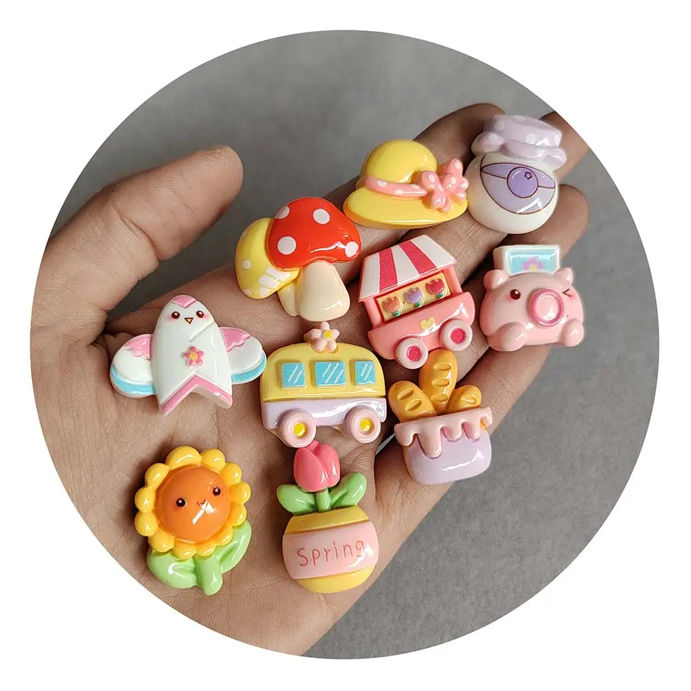 Bulk 100Pcs sortiert Cartoon Harz Handwerk Kawaii Pilz Drachen Sonnenblume Kamera Brot Bus Flatback Cabochons für die Schmuck herstellung