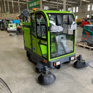 Spazzatrice Stradale Industriale Chiusa ad Alta Pressione Potenziata con Funzionalità di Spruzzatura d'Acqua per la Soppressione della Polvere - Product Image 4