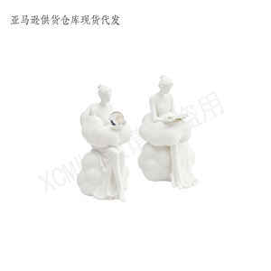 Scultura Astratta di <span class=keywords><strong>Donna</strong></span> con Nuvole - Artigianato in Resina Personalizzato con Cristallo e Libro, Perfetta per l'Arredamento Moderno e come Regalo - Product Image 4