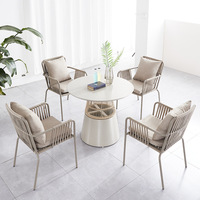 Table et chaise de balcon de jardin Chaise de canne d'extérieur Table et ensemble de trois pièces de loisirs