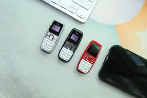 BM200 mini telefon 2G bar özellik telefon cep telefonu tuşları yaşlılar için İngilizce keys1