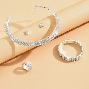 Parure de bijoux de mariée vintage JOMTY style européen et américain, très vendue, avec collier, boucles d'oreilles et bracelet en strass, motifs étoiles, soleil, lune et nuages - Product Image 2