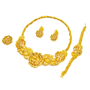 Bán Buôn Mạ Vàng Hợp Kim Dây Chuyền Cho Phụ Nữ <span class=keywords><strong>Set</strong></span> Saudi Wedding Rose Flower Vòng Cổ Vòng Tay Bông Tai Nhẫn Bộ Đồ Trang Sức - Product Image 4
