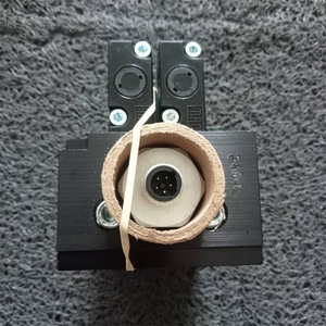 Vanne solénoïde Mac 47A-M20-HDMP-0FA en métal noir pour la production - Product Image 1