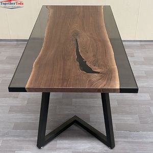 Mesa de Comedor Rectangular de Madera Maciza con Borde Natural y Resina, Diseño de Grano Natural con Incrustaciones de Resina Negra, Patas en V de Metal Resistente - Product Image 1