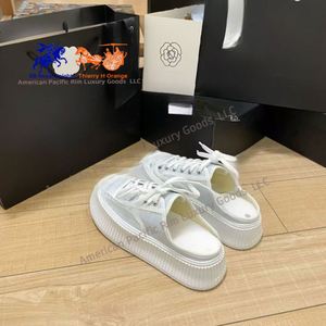 Zapatillas Deportivas de Plataforma con Plataforma de Lona en Blanco y Negro para Mujer - Product Image 6