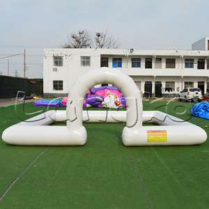 Blanc Commercial PVC Enfants Gonflables Go Karts Piste <span class=keywords><strong>De</strong></span> Course Intérieur Extérieur Enfants Autos tamponneuses Arène Gonflable Avec <span class=keywords><strong>Arche</strong></span> - Product Image 3