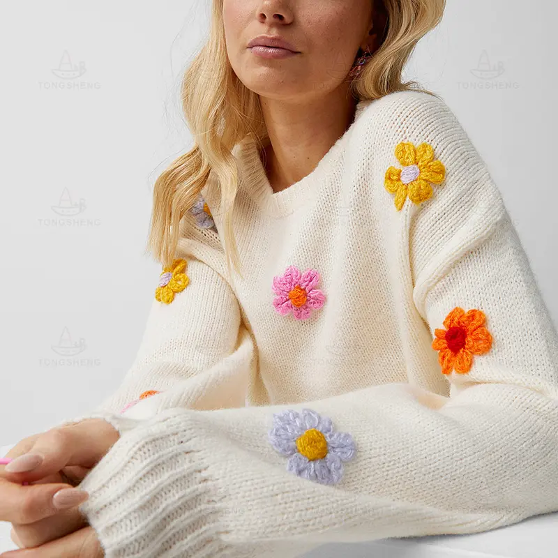 Nuevo diseño de cuello redondo acanalado suéter hecho a mano de punto bordado colorido flor suéter para mujer