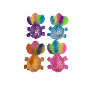 Jouet à presser en maltose en forme de poisson rouge scintillant et coloré, jouet anti-stress pour enfants en forme de poisson arc-en-ciel transparent à rebond lent - Product Image 4